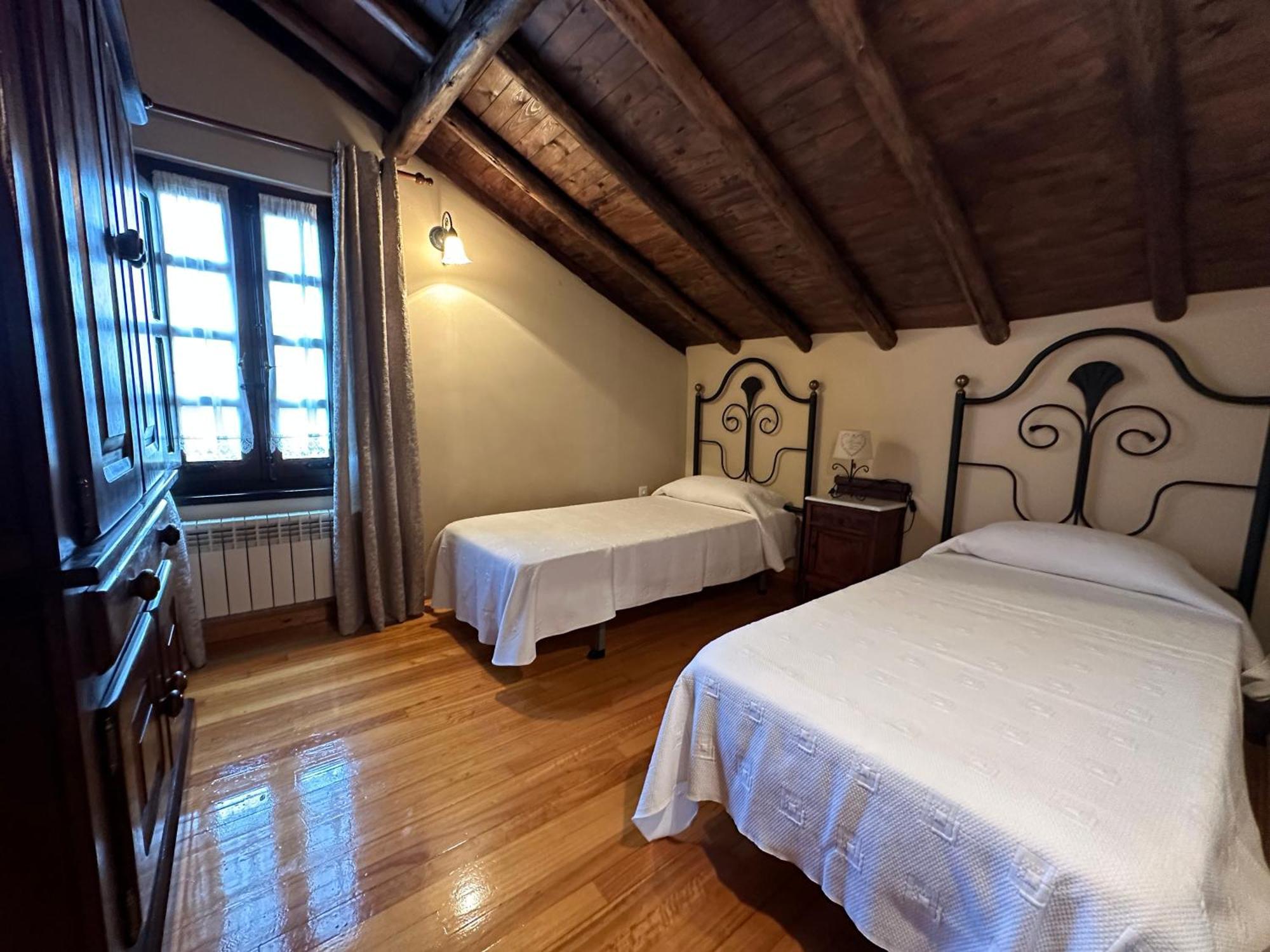 Apartamentos La Gloria Santillana del Mar Exterior foto